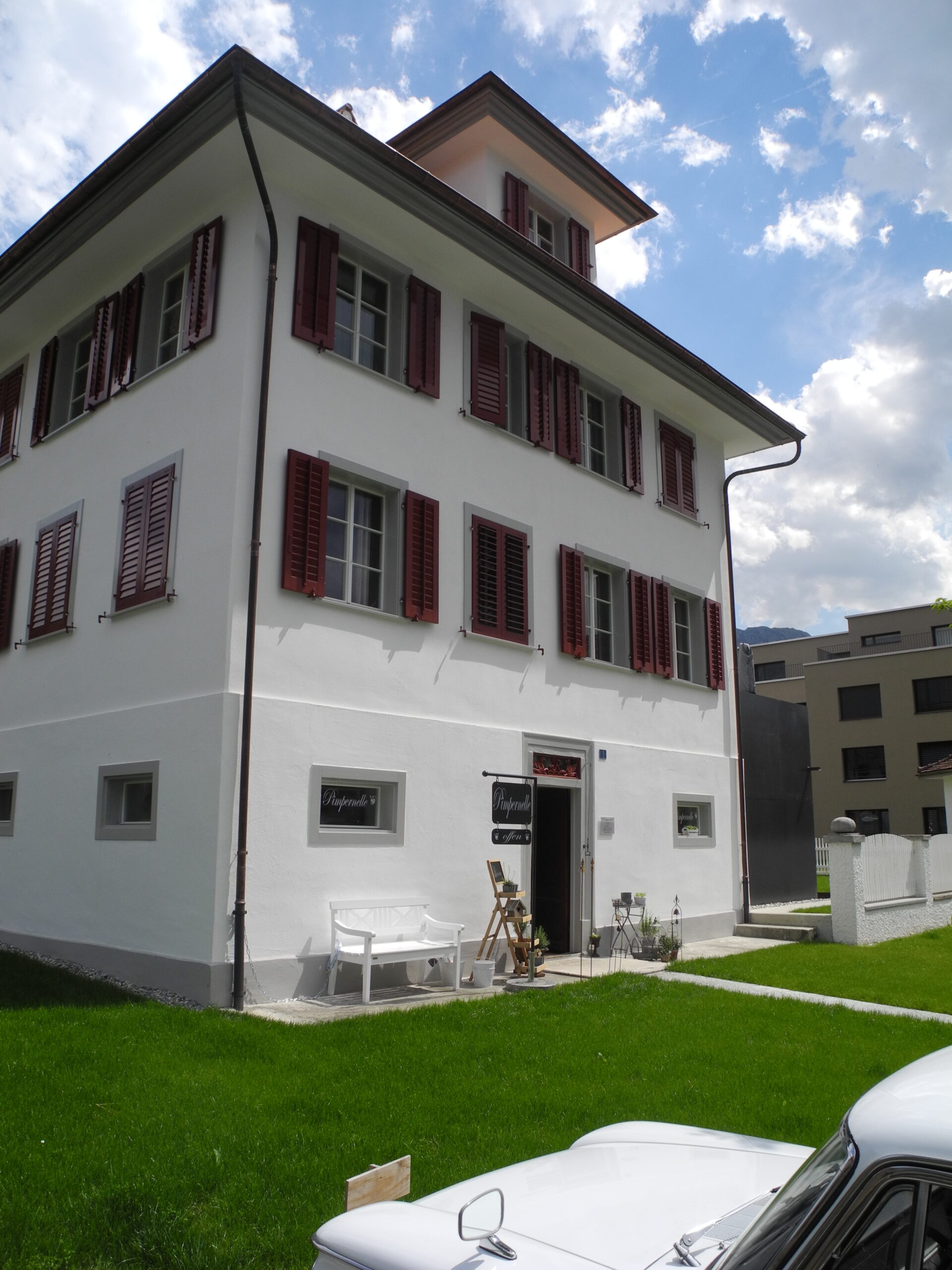 Fassadensanierung und Stuckaturen Mehrfamilienhaus Kerns